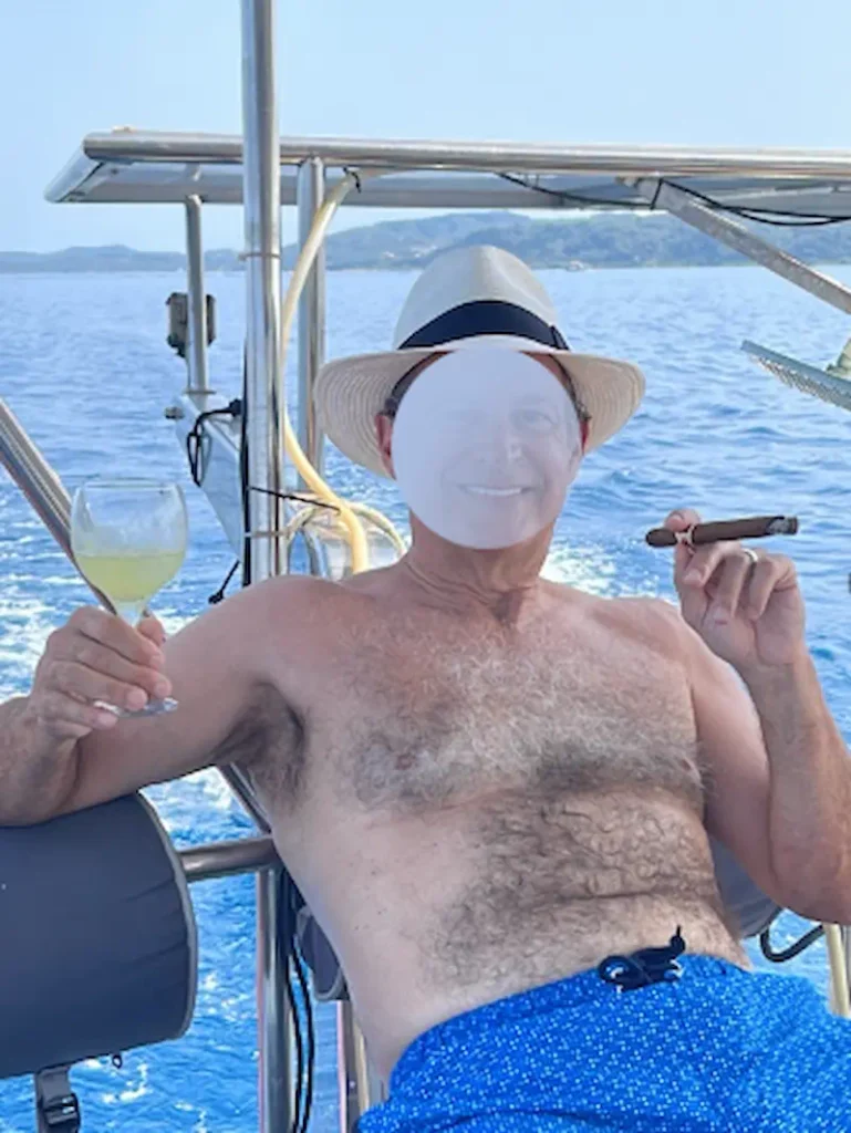 Moment de détente à bord du voilier Najida en Grèce