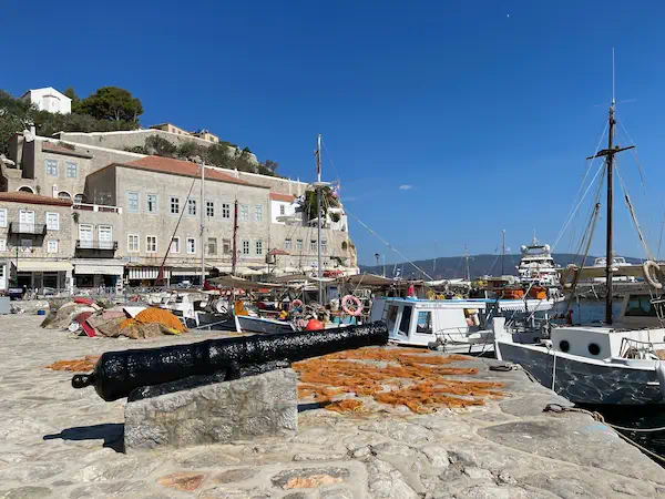 Port et vieille ville de Hydra en Grèce